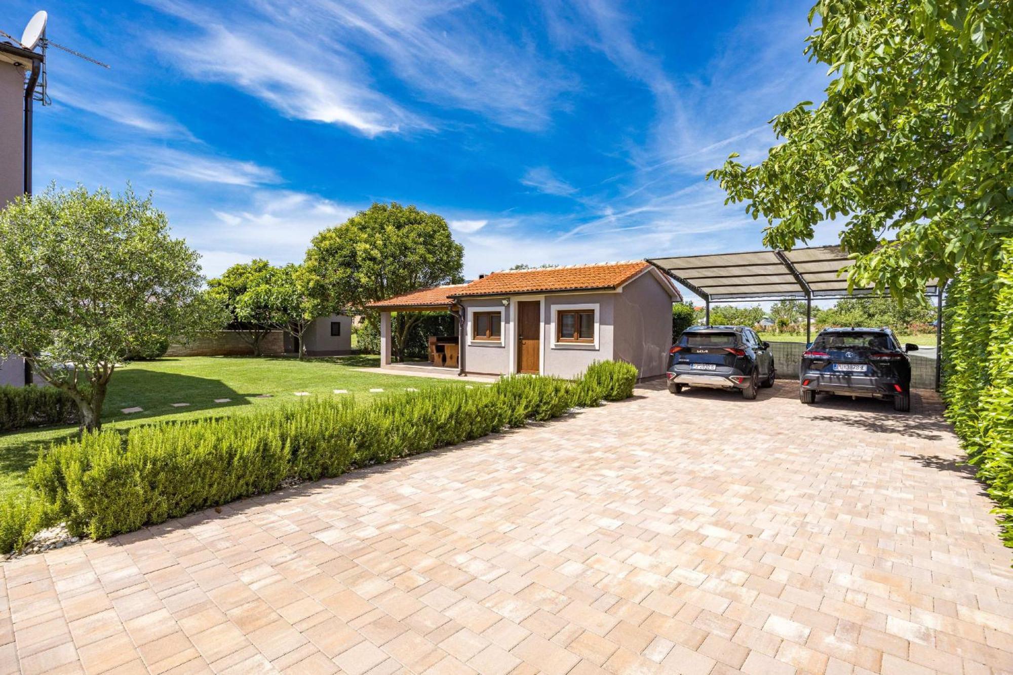 Villa Roma Near Pula For 6 People With Private Pool Jadreski Exterior photo